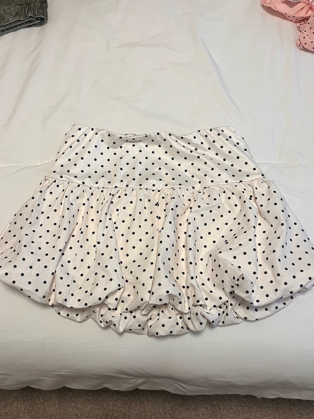 SHEIN White Mini Skirt with Black Polka Dots - Picture 2 of 4